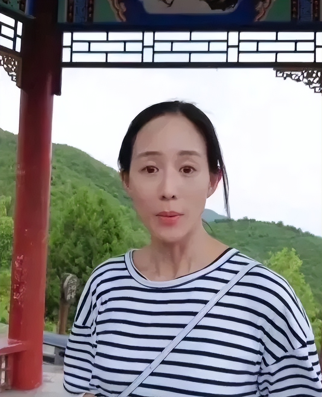 女人到了中年不能“秃顶”，看张钧甯、杨幂，影响颜值还显年龄