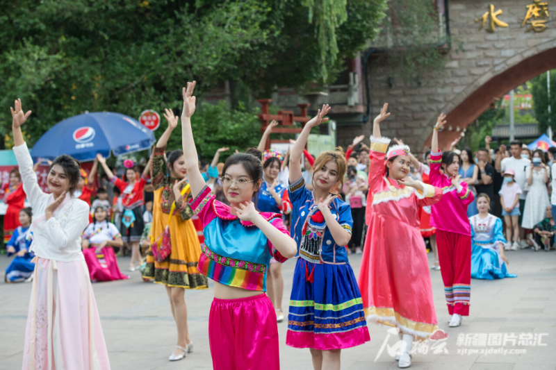 乌鲁木齐市：夏日景区共赏文化盛宴