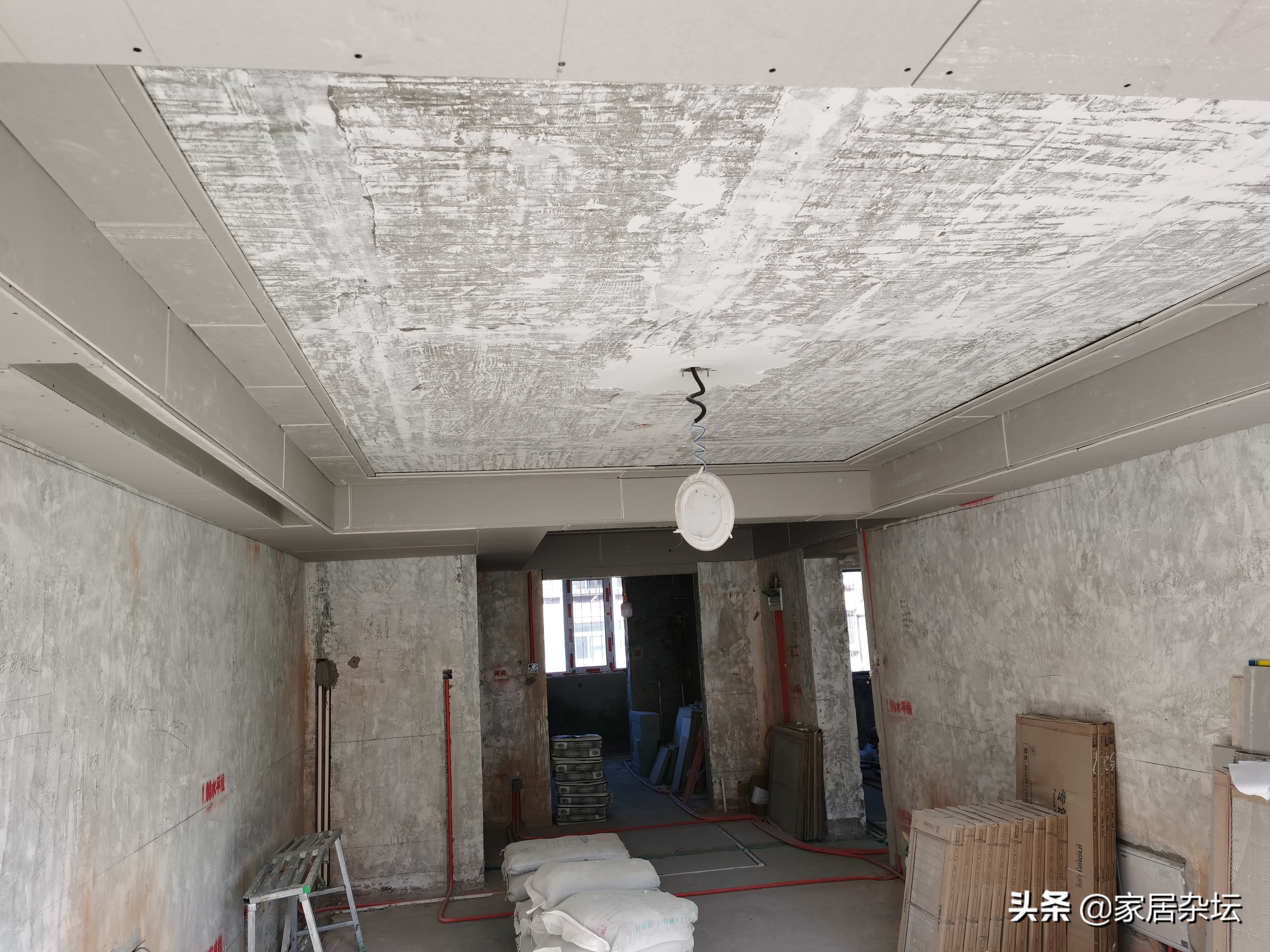 双眼皮吊顶虽好，施工是关键，这3个施工步骤需要掌握