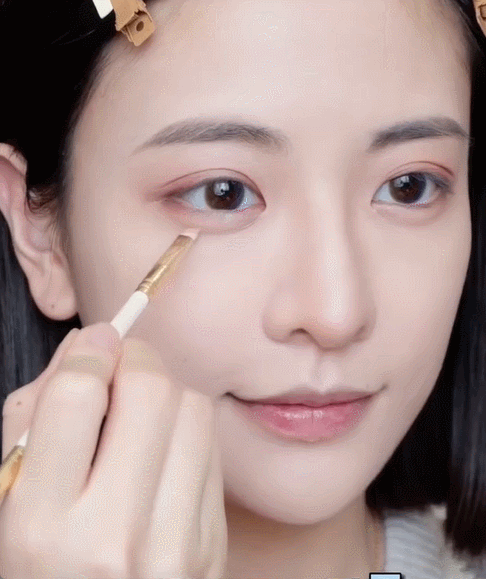 鞠婧祎：从平平无奇的土味路人，蜕变成氛围感女王