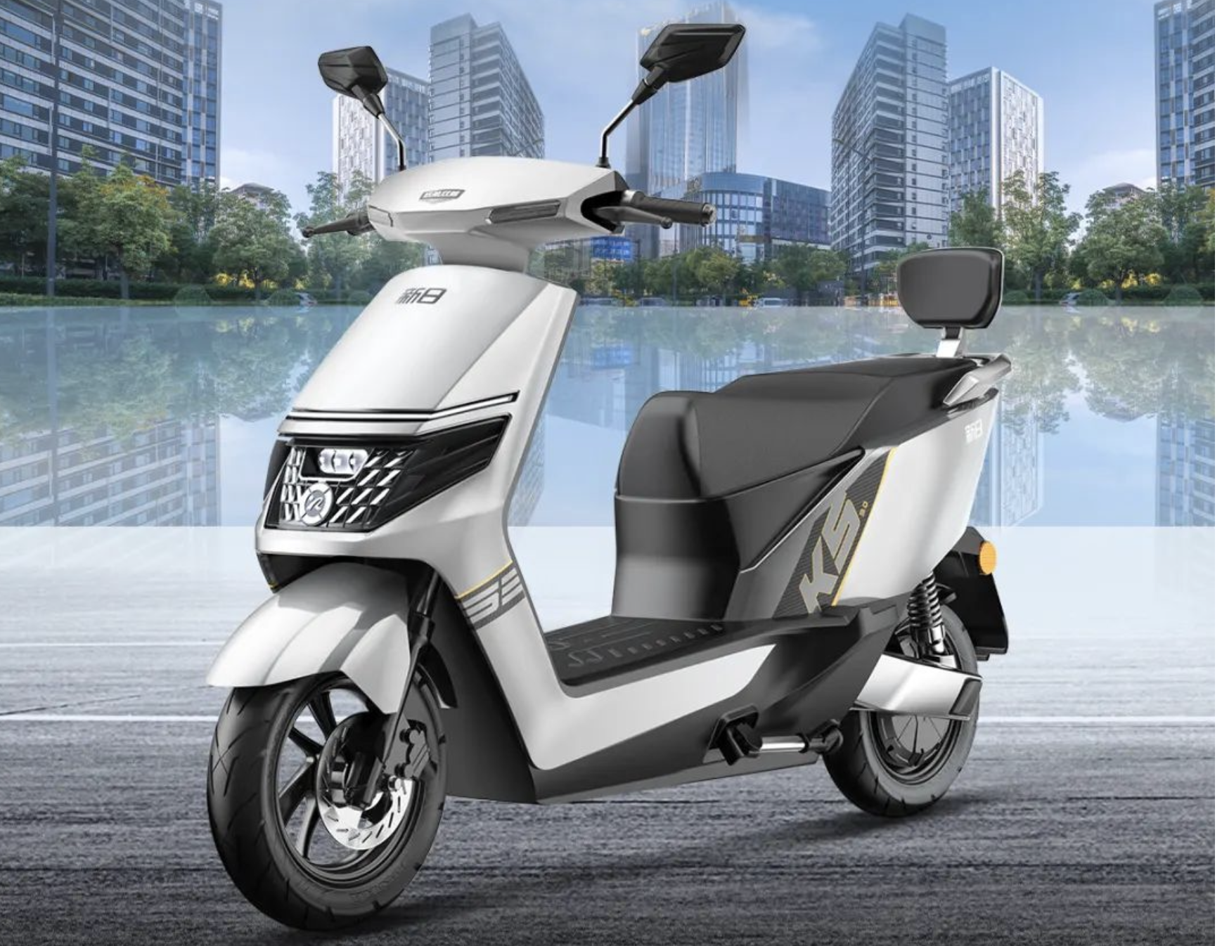 2款高性能电摩，起步有劲，最大续航可达200公里，3699元起