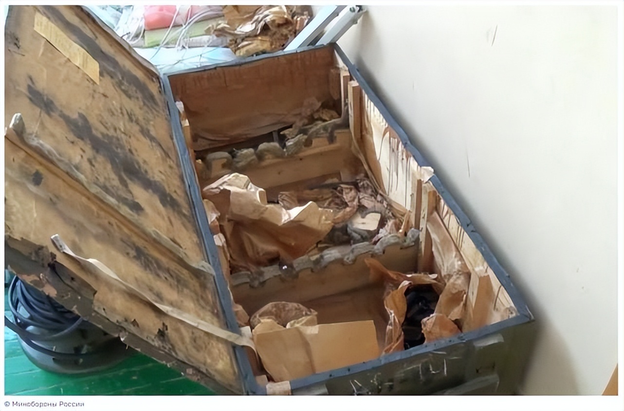 俄国防部：乌军将赫尔松一所学校改造成指挥部，里面满是武器弹药