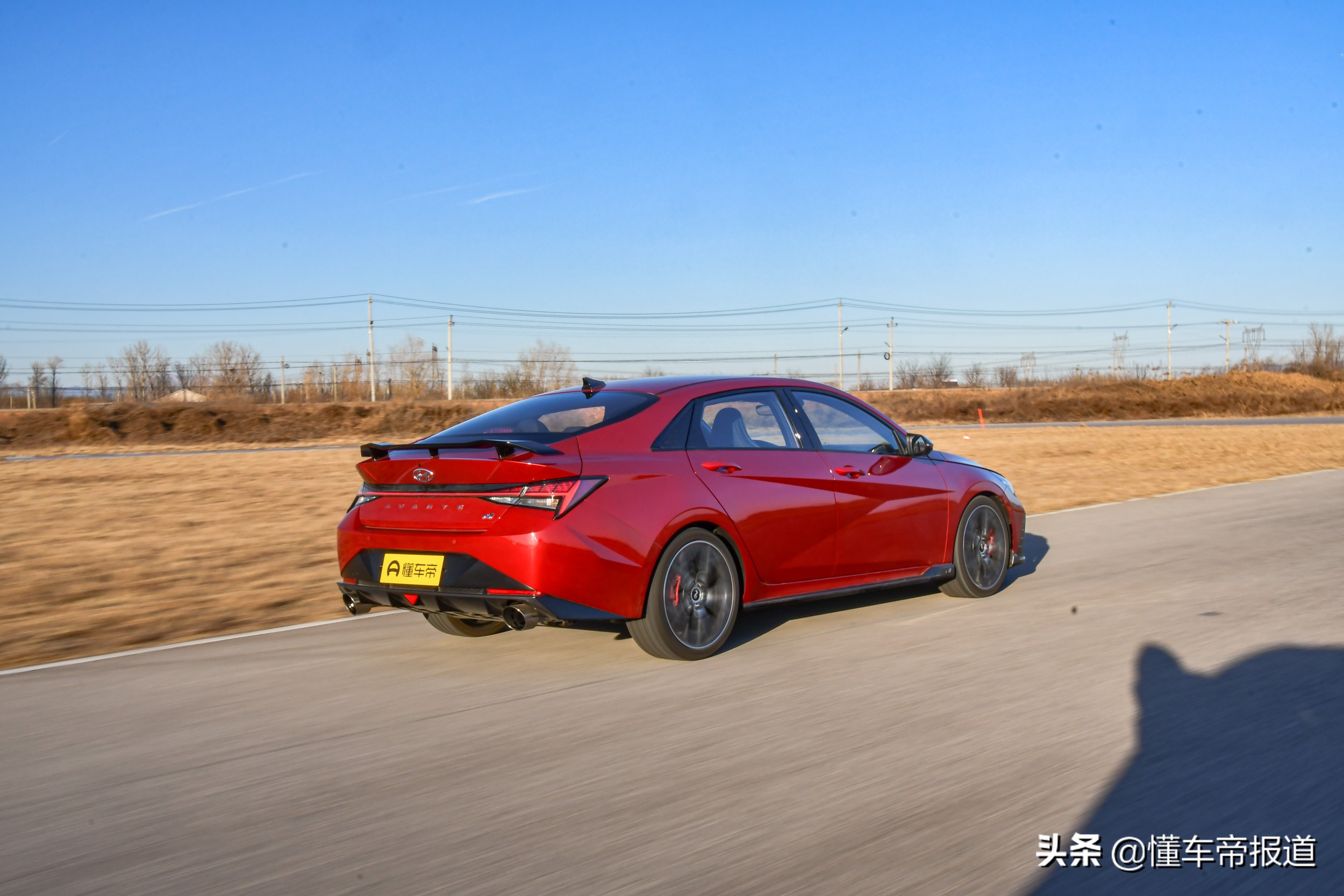 试驾｜激发最原始驾控欲望，用伊兰特N征服赛道是种什么体验？