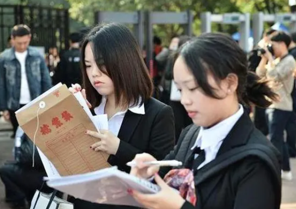 大学毕业后可以领的专属福利，毕业五年内有效，看看你是否有份