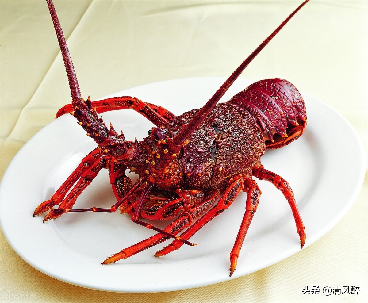 和朋友在一起吃小龙虾的说说