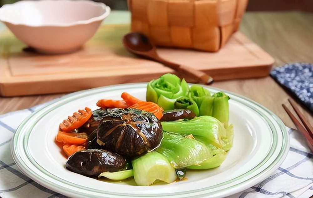 脖子和腋下的“小肉粒”是什？ 能不能用手掉呢？ 早看早了解