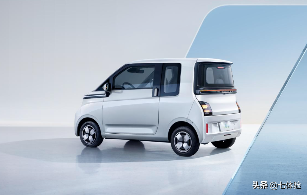 首款全球车，五菱AirEV两种轴距支持快充，全面碾压Mini EV