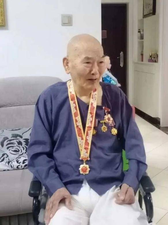 2014年安徽脑梗老人呓语不断，子女不明其意，上报后惊动军区领导