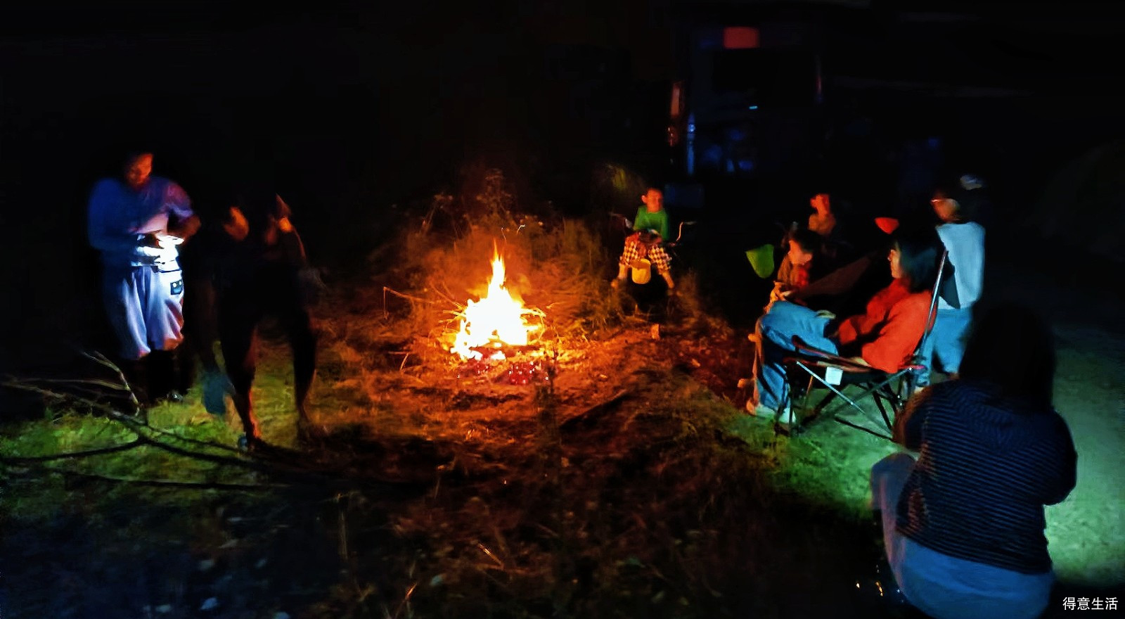 露营小记 Diy天幕 叫花鸡 皮筏艇 篝火独享 夜渔生存之旅 天天看点