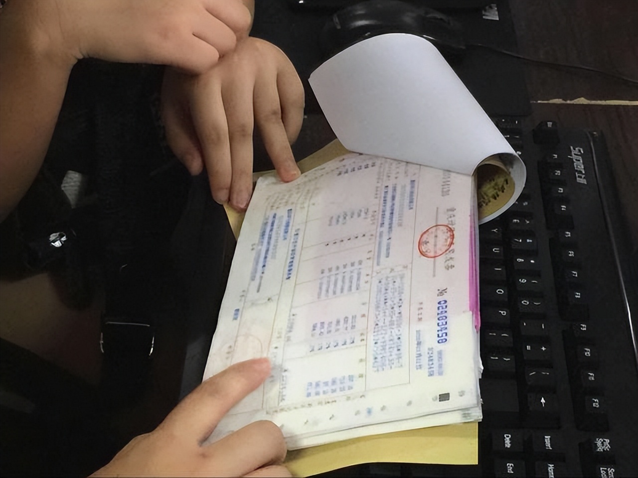 北大教授坦言：未来十年，有3类职业可能被市场淘汰，考生要慎选