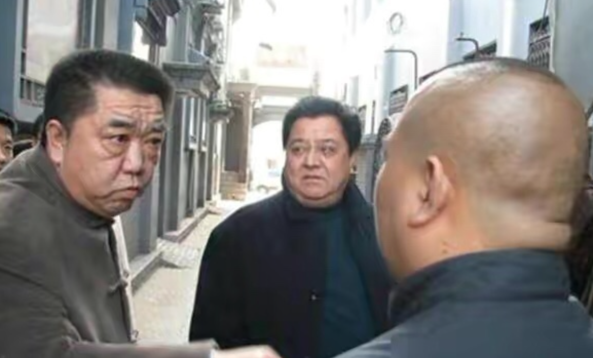 72歲相聲名家孟凡貴罕見出鏡，頭發眉毛花白，首談與郭德綱傳聞