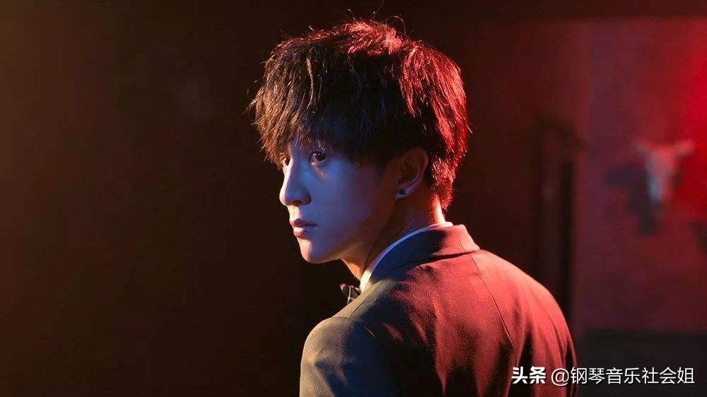 国外音乐平台华语歌手播放榜：325首歌与721首歌，播放量相差12亿