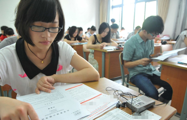 研究生和本科生的差距，4张图告诉你真相，网友：人间真实