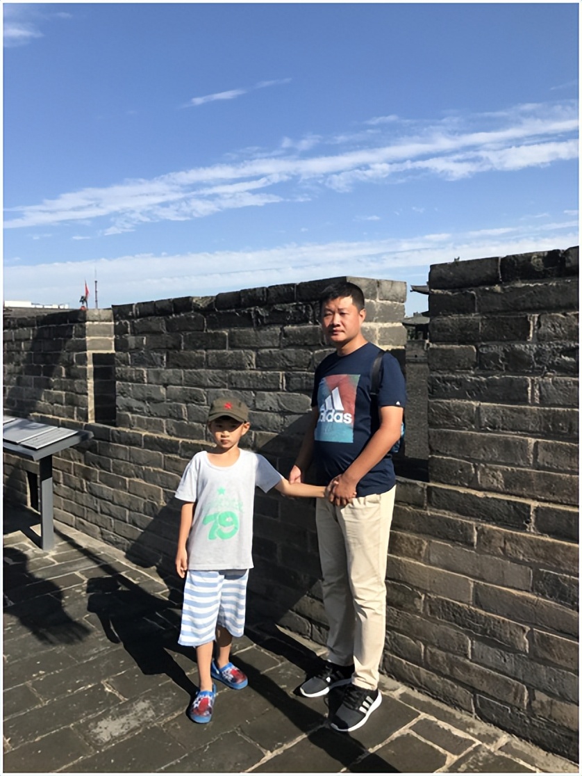 【大手牵小手】“警宝”们眼中“不守信用”的爸爸和“不靠谱”的妈妈