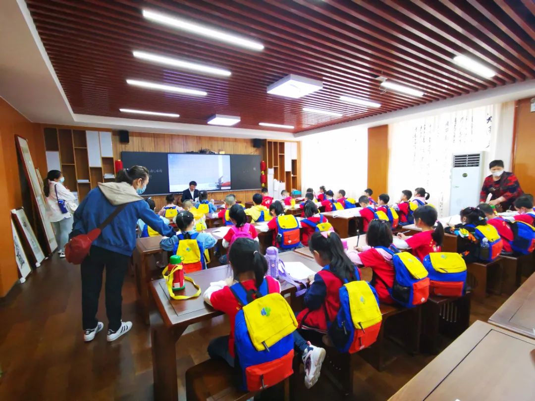 快乐衔接 共赴美好｜华阳实验小学积极认真做好科学幼小衔接活动