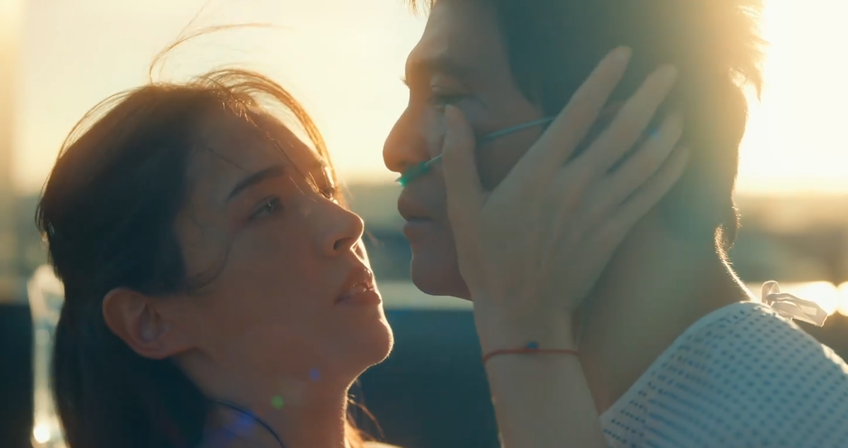 邱泽许玮甯官宣结婚！晒亲密合影大秀恩爱，贴身搂抱手上钻戒吸睛