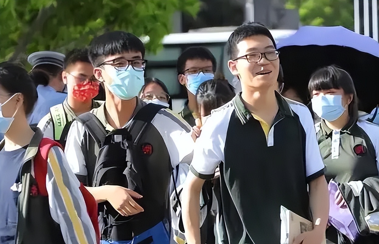 成绩不好的女生学什么专业好（高考分数刚过二本分数线）