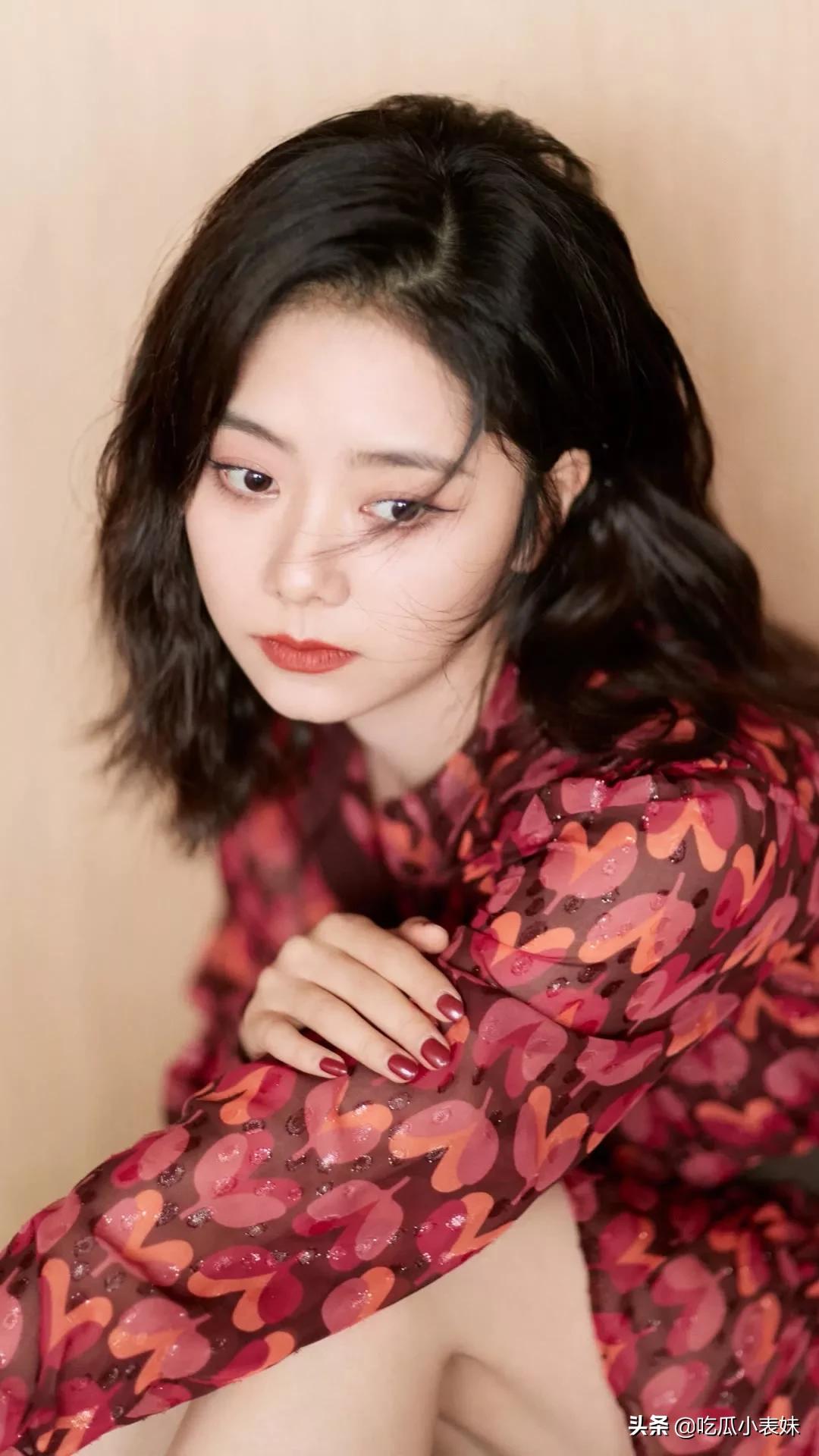 谭松韵，迷人的娃娃脸，甜美可爱