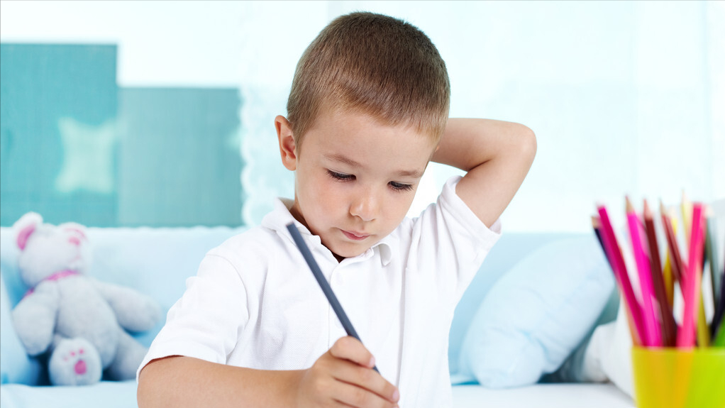 孩子四年级了，作文不会写，现在上着作文辅导班，效果不好？