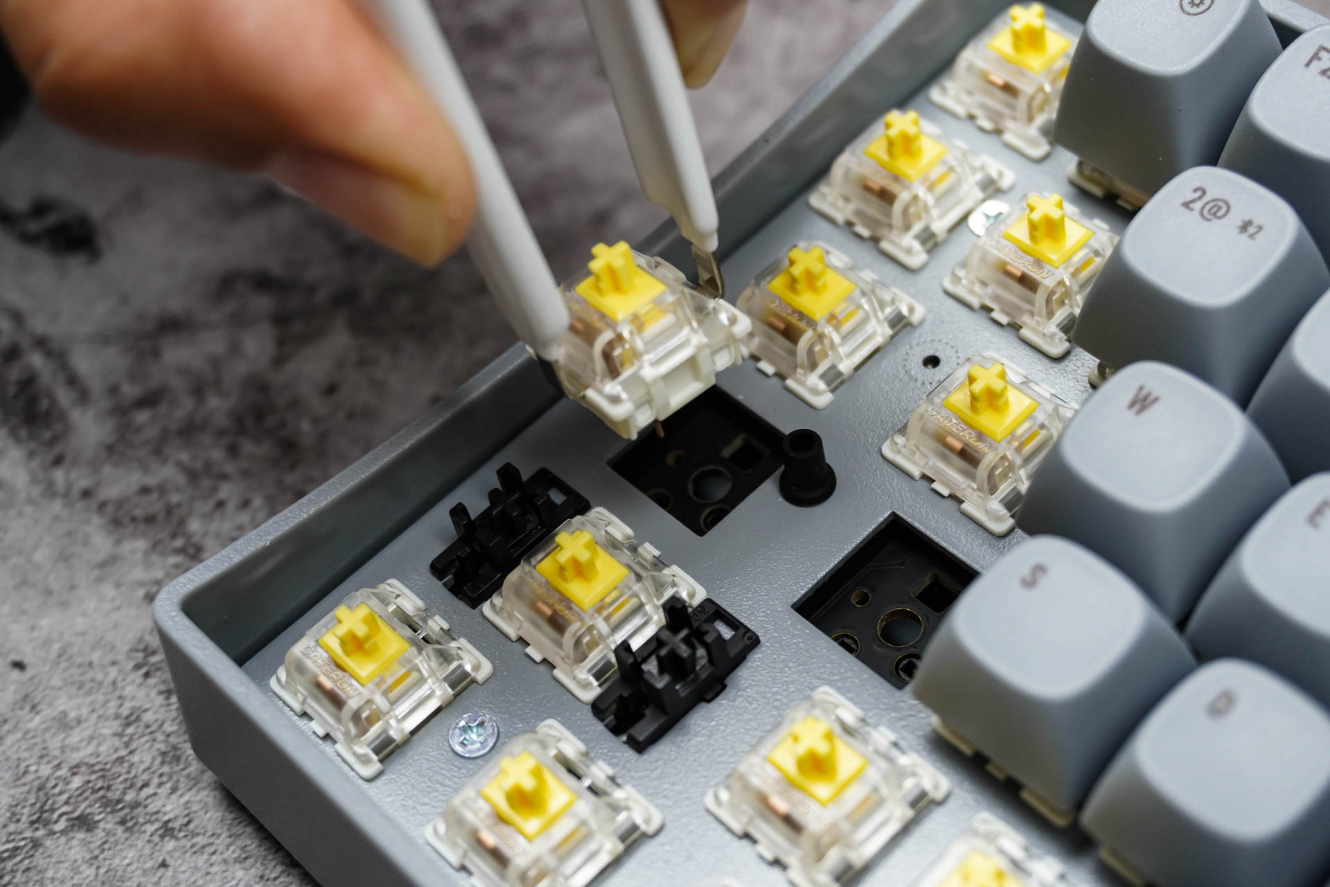 这次全面精彩！Lofree洛斐小翘百键“水泥灰”键盘深度体验