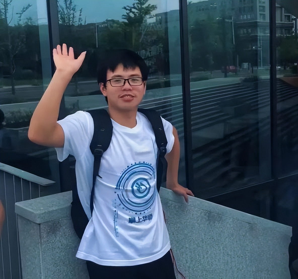实力出众！他就读湖北名校，攻读计算机，多次参与项目开发，拿下字节offer！