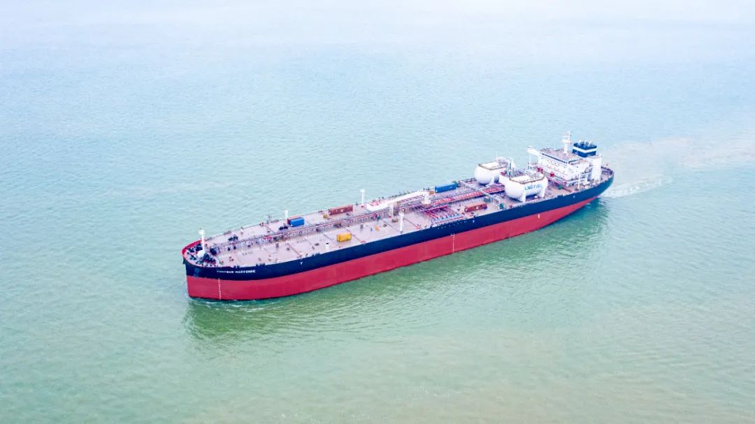 广州、上海、伦敦三地连线给广船国际为国内首制LNG动力油船取名