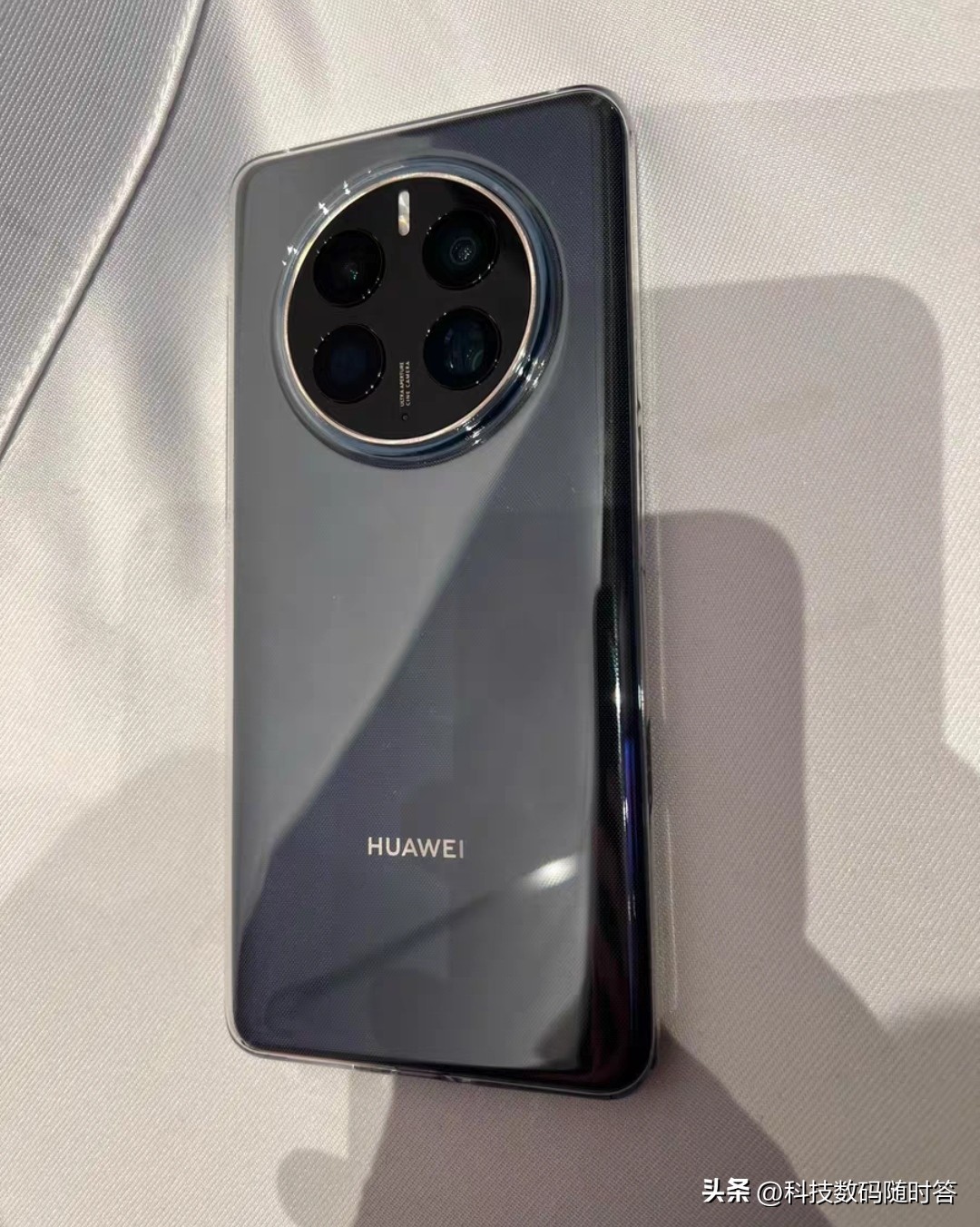 华为mate50pro价格溢价了吗(现在华为mate50pro都溢价这么厉害了吗)