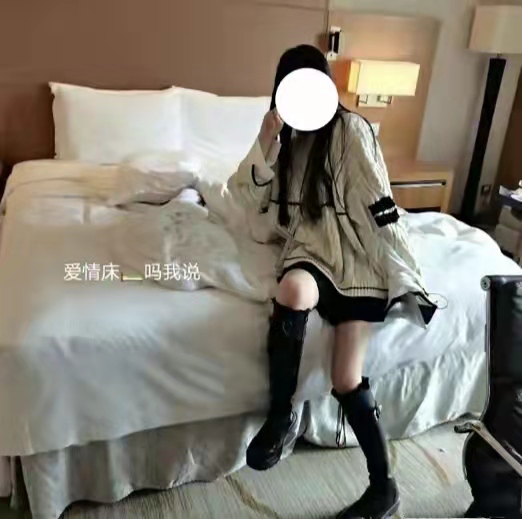 跟踪狂、翻垃圾、闻口罩、跟人形立板结婚…病态式追星该治治了