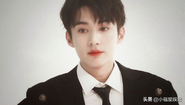 盘点“歪嘴杀”的13位明星，个个惊艳到糖分超标，帅到心坎里了