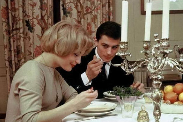 法国第一美男阿兰﹒德龙，多次背叛茜茜公主，今87岁在家建36块墓