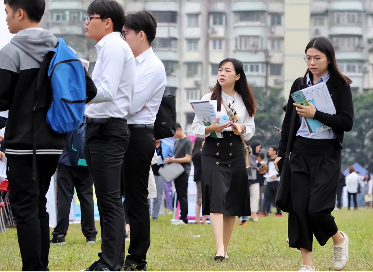 国内大学共分“8个档次”，4档以下就业有难度，你排在哪一档？
