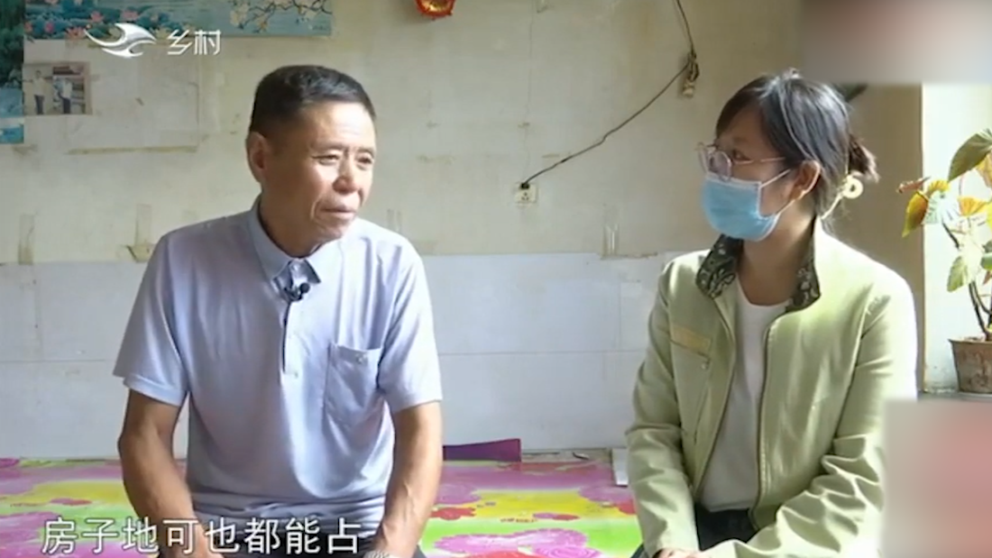 53岁大妈相亲，怕被大爷染上啥病，非要分房睡，大爷：那要你干啥