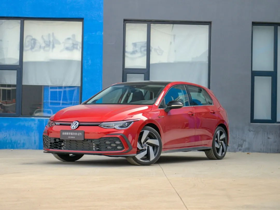 年轻人的Dream Car,10万出头买小AMG,开完直呼爽翻了