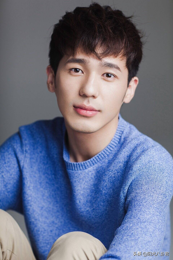 看脸以为个子高,看身材以为是帅哥,这6位男星,外形反差太大了