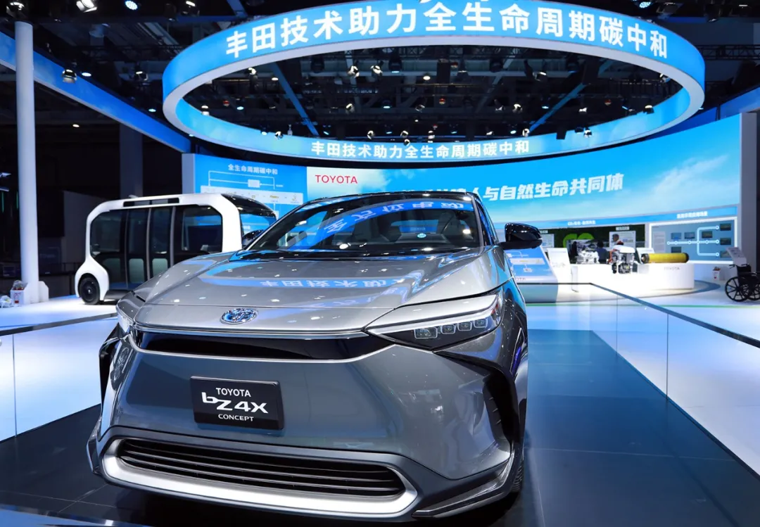 100%还原概念车的TOYOTA bZ4X,一辆搭载未来科技的量产电动车