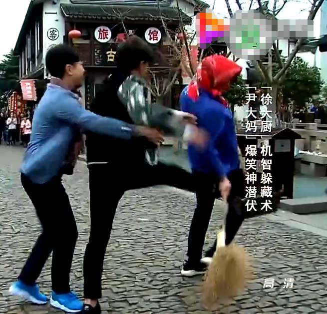 让人舔脚趾，当众凌辱学员，盘点那些令你难以想象的明星恶臭行为