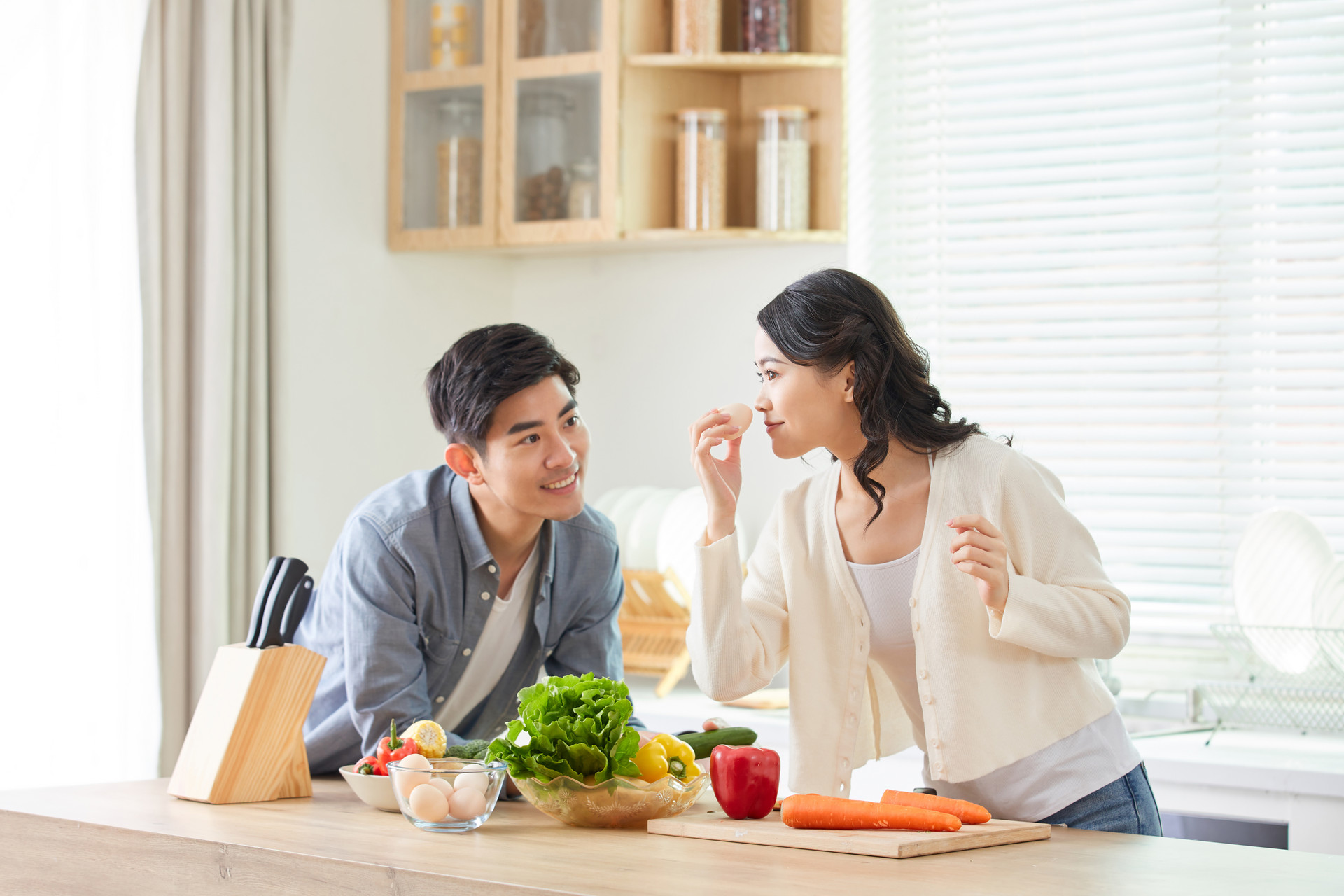 老公出轨后，妻子如何挽回婚姻？这些错误不能犯