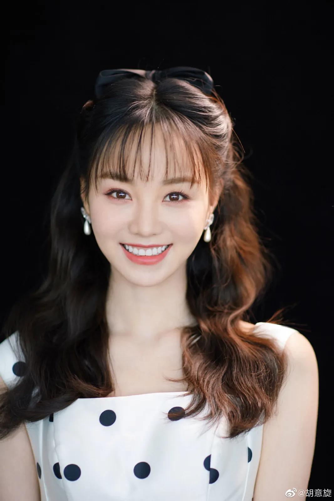 毛晓彤，赵露思，梁洁和胡意旋，谁最甜美