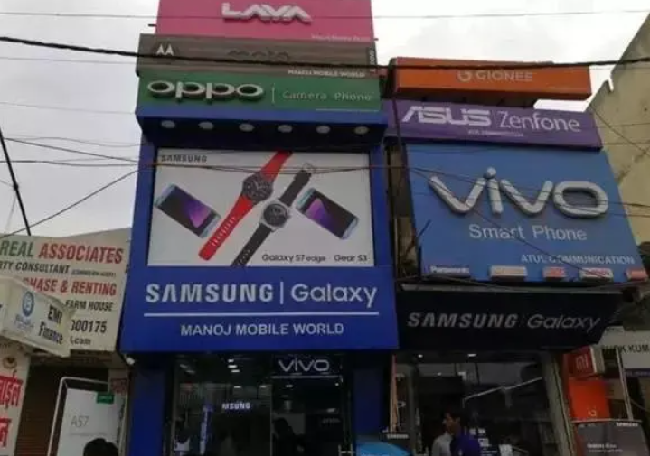 掀起热潮！印度街头排起千人长队，只为抢购中国产手机