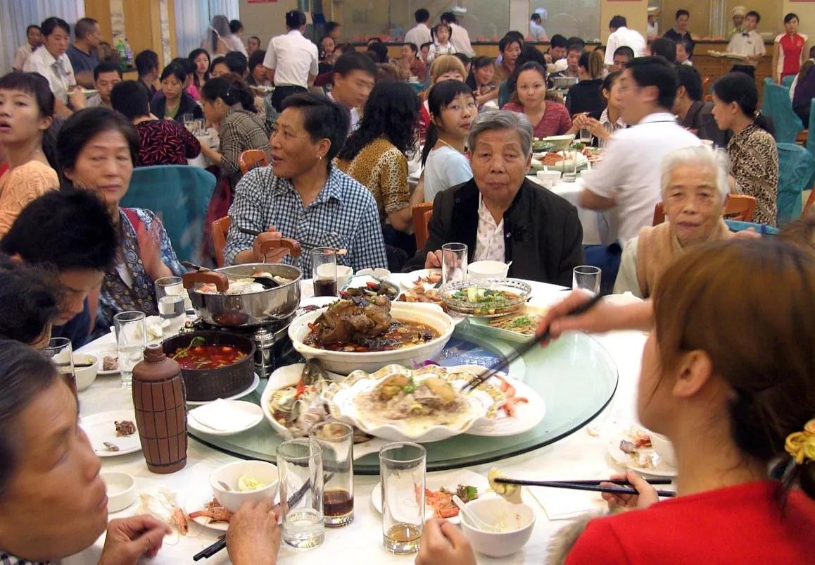 我车祸住院，弟弟妹妹都不来看望我，参加外甥的婚礼后懂了