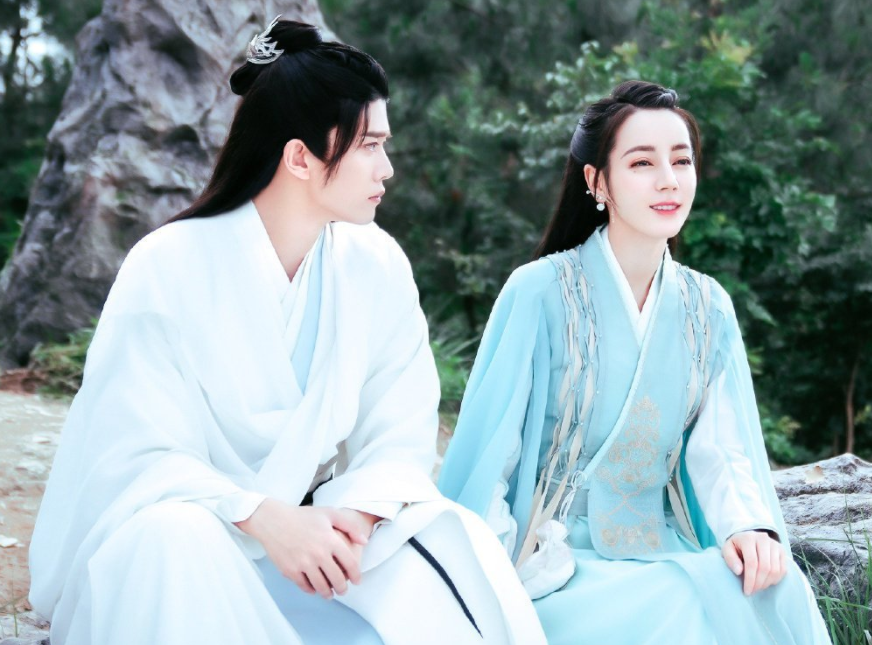 上线20天,飙升热度榜第一,迪丽热巴任嘉伦终于狠狠牛气了一把