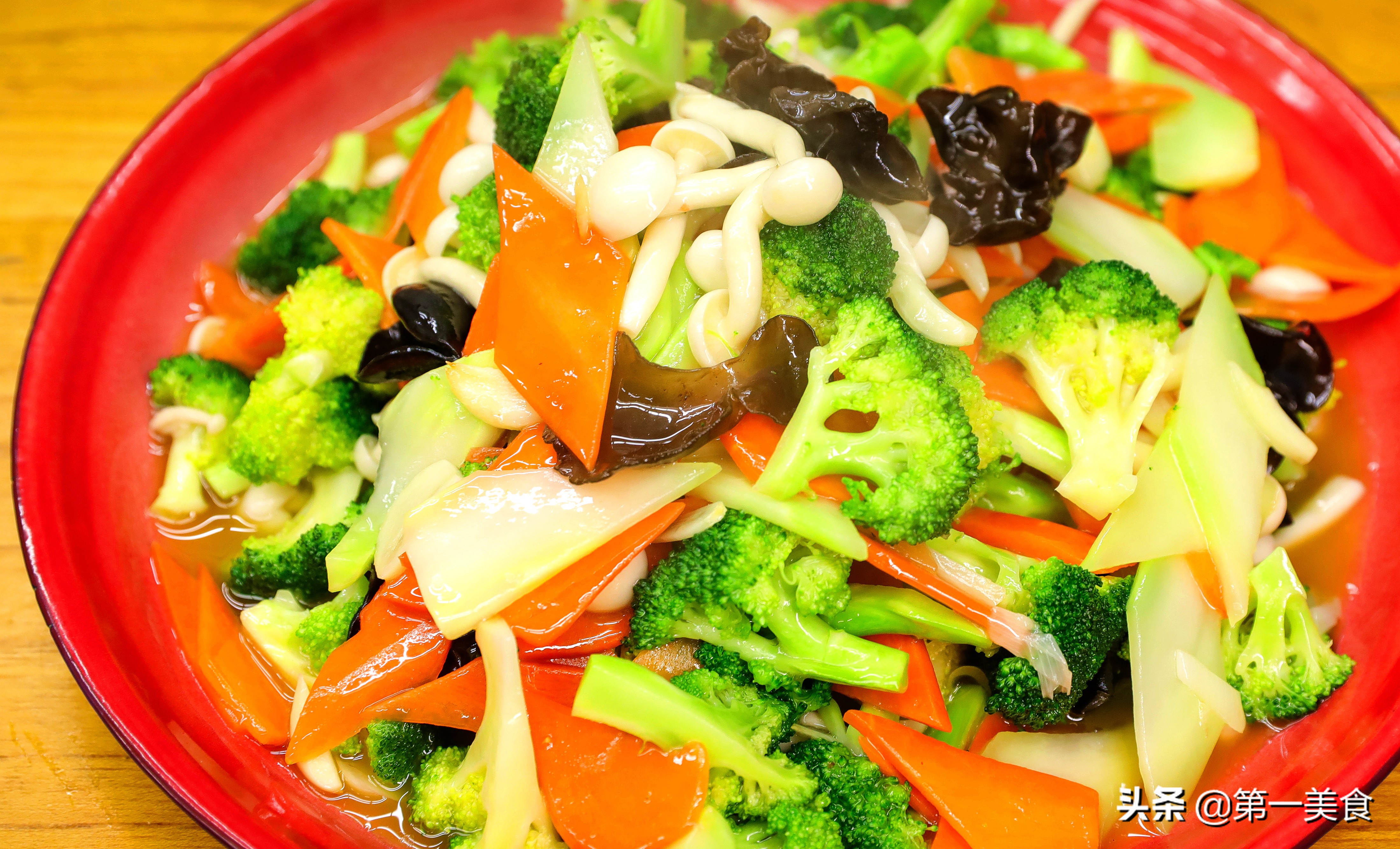 家有孩子，春天不要省，记住“吃6样忌2样”，远离近视长个高