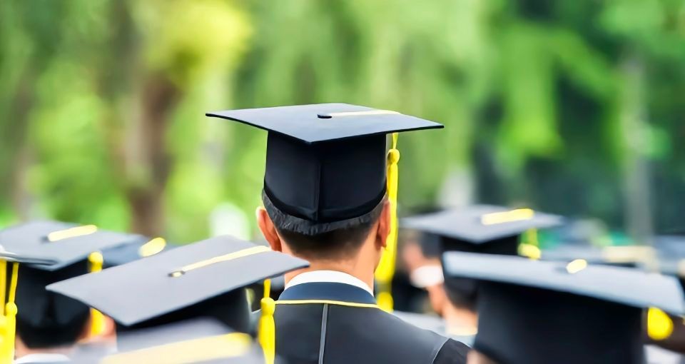 浙大“本硕连读”7年的学霸黄晓斌，医学院毕业后却转行卖面包