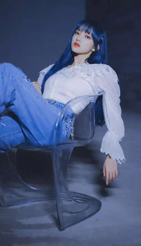 别再留“黄头发”了！2021年流行发色，绝绝子！显白又洋气