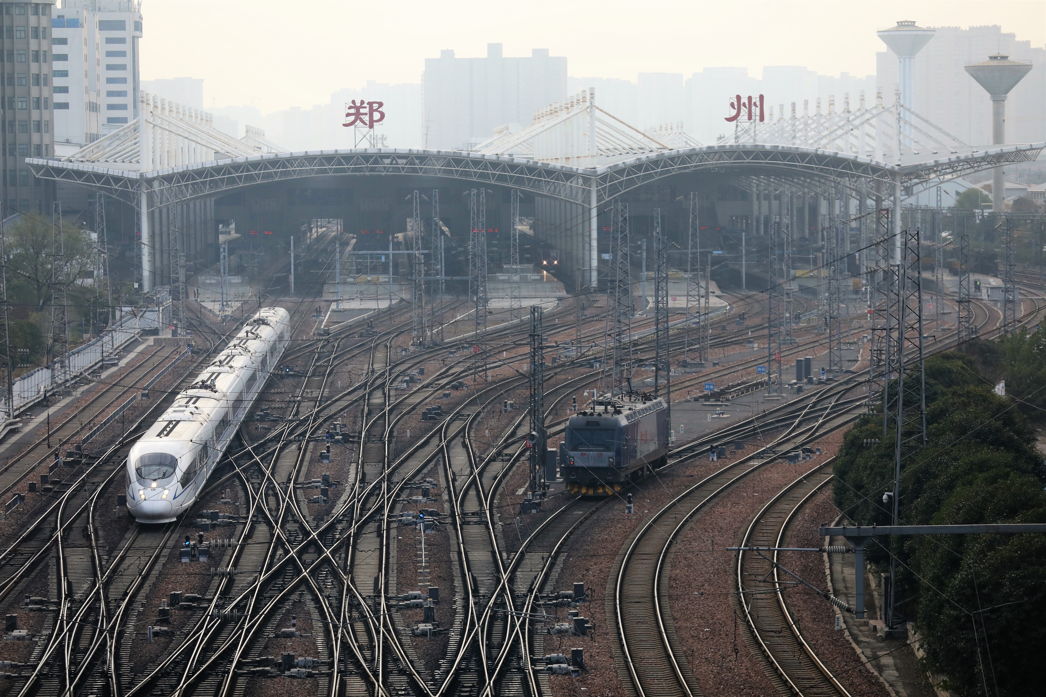 全国铁路五一小长假运输今日启动·停开减开疫区始发列车