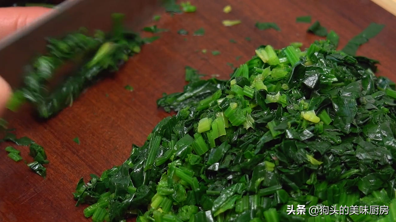 孩子不吃菠菜的试试这菜卷，3种食材一起，营养美味，不加肉也香