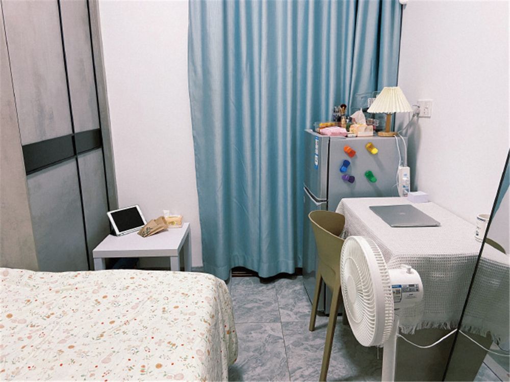 仅8㎡的蜗居小卧室，被她收拾得井井有条，网友：想住进去
