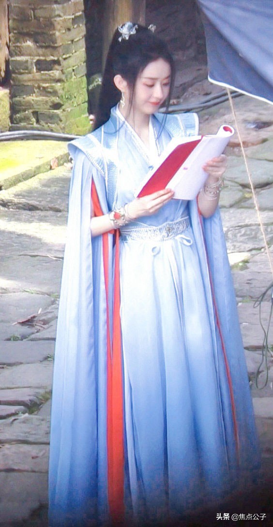 反复摆烂？《与凤行》定妆照曝光，林更新很憔悴，赵丽颖路透好看