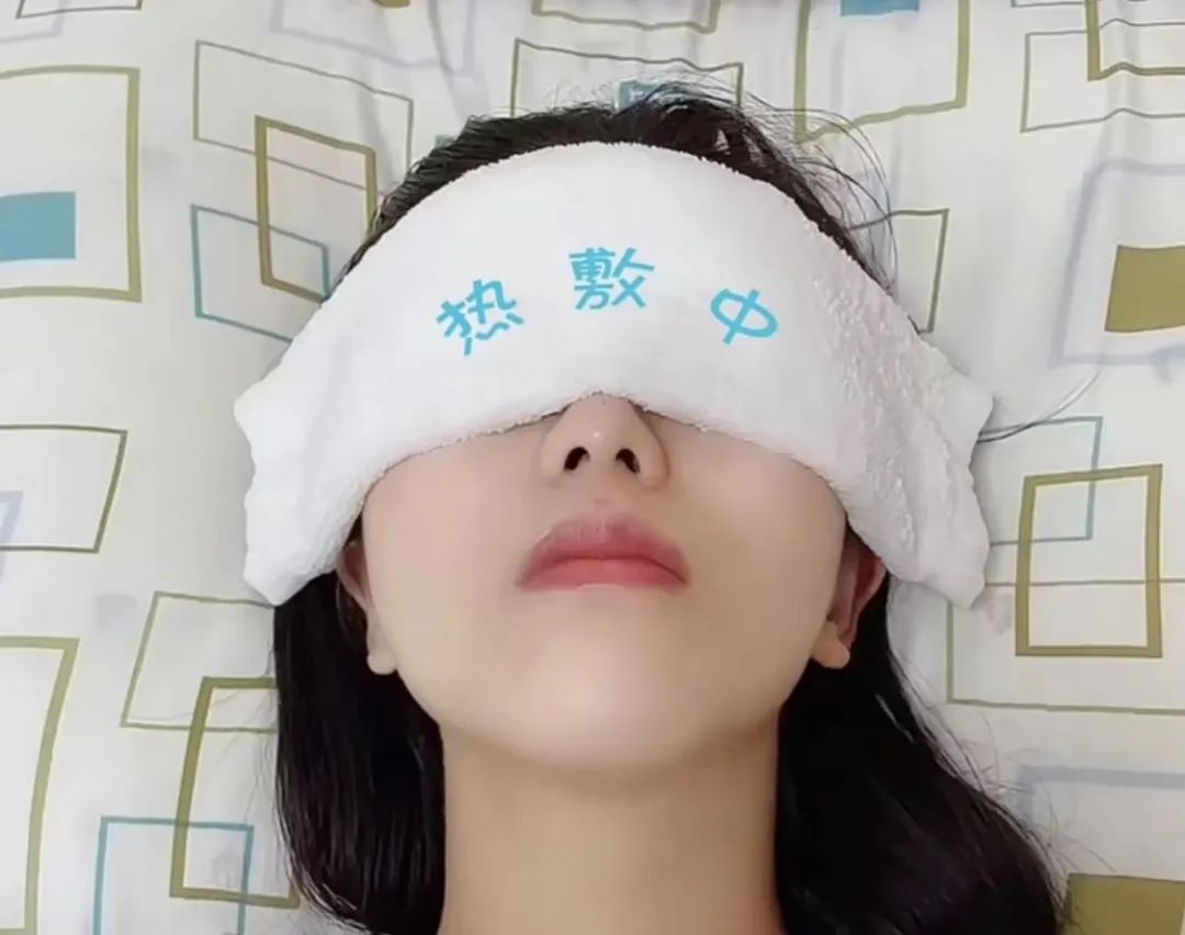 鞠婧祎：从平平无奇的土味路人，蜕变成氛围感女王