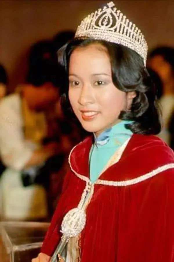 给最惊艳的“13位港姐”排个名：邱淑贞仅第4，张曼玉垫底了